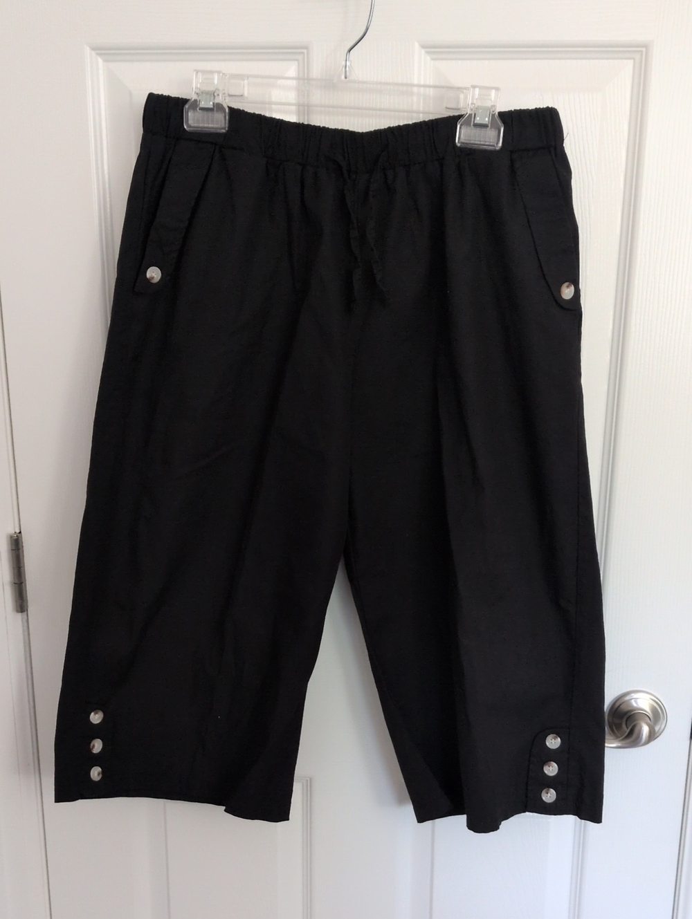 Women's Black Pull-On Capris with Button Accents